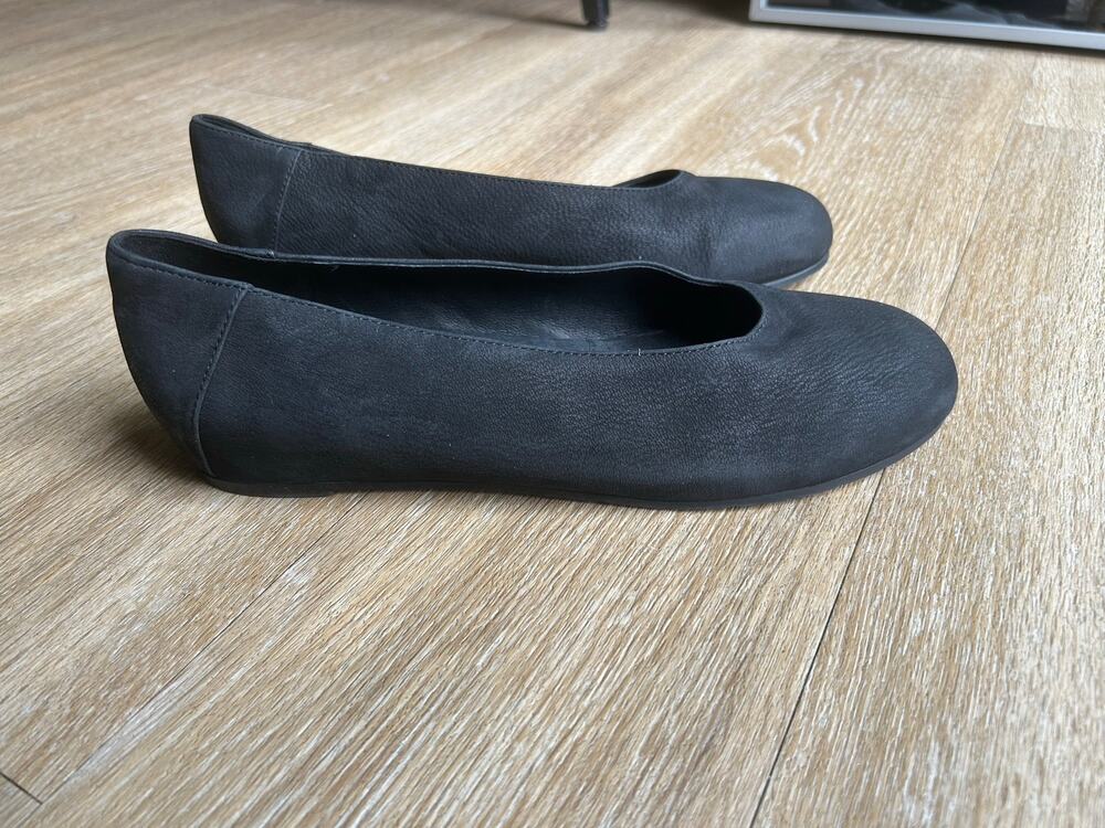 Eileen Fisher "Una" hidden wedge ballet flat minimalist comfort career office 10